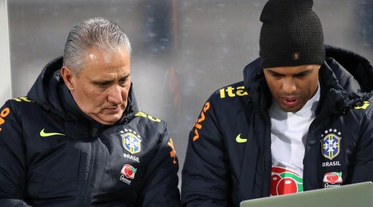 Foto: Lucas Figueiredo/CBF/Divulgação - Tite e Lázaro trabalharam juntos na Seleção Brasileira