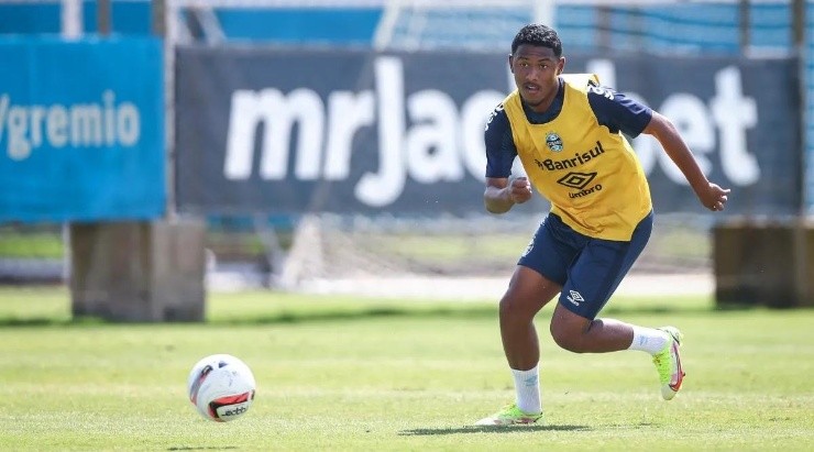 Foto: Lucas Uebel/Grêmio - Lucas Kawan está sendo disputado na Europa.