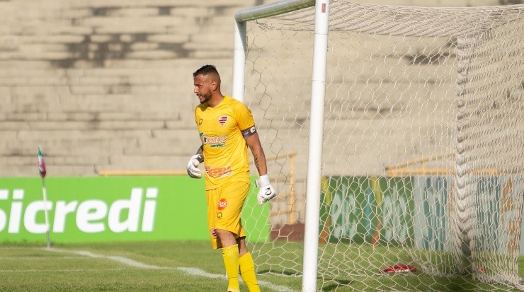 Foto: Aldo Carvalho/AGIF - Fernando Henrique jogou em 2022 pelo Oeste