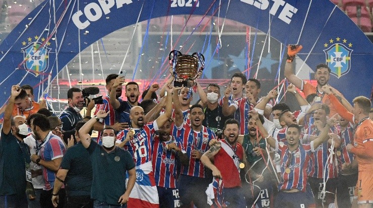 Foto: Kely Pereira/AGIF - Em 2021, o Bahia deu o troco e derrotou o Ceará em pleno Castelão.