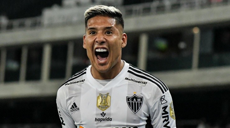 Foto: Thiago Ribeiro/AGIF - Zaracho comemorando gol da vitória contra o Botafogo.