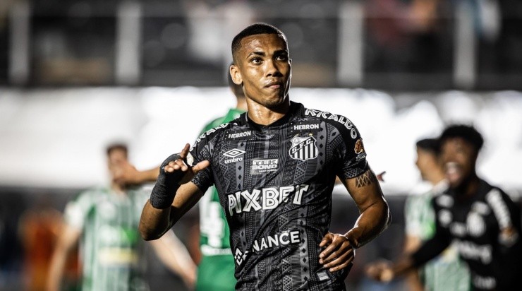 Foto: Raul Baretta/AGIF - Madson atuou pelo Peixe no ano passado