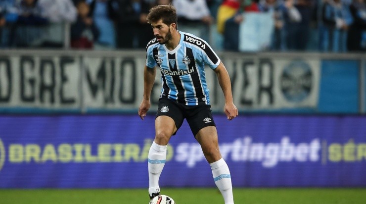 Foto: Pedro H. Tesch/AGIF - Lucas Silva: volante tem futuro indefinido no Grêmio Foto: Pedro H. Tesch/AGIF - Lucas Silva: volante tem futuro indefinido no Grêmio