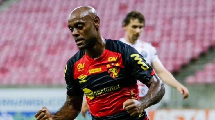 Vagner Love renovou com o Sport até 2023. Foto:Rafael Vieira/AGIF