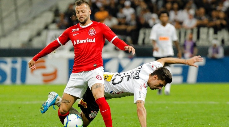 Foto: Daniel Vorley/AGIF - O uruguaio recebeu proposta para voltar ao Brasil
