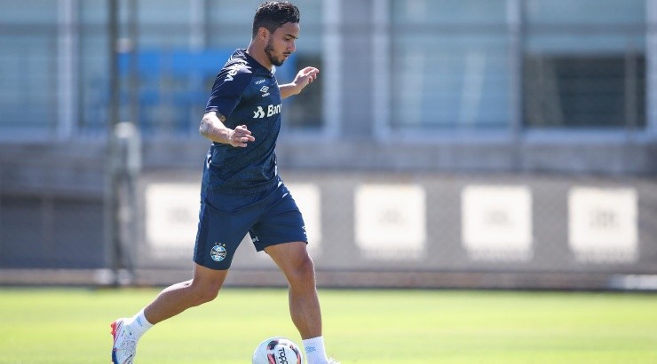 Foto: Lucas Uebel/Grêmio/Divulgação - Fábio: lateral foi apresentado pelo Grêmio