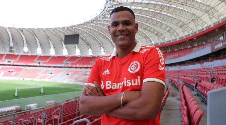 Foto: Ricardo Duarte/Internacional/Divulgação - Mikael: centroavante está fora dos planos da comissão técnica