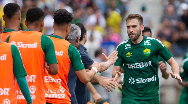 Foto: Gil Gomes/AGIF - Alan Empereur renovou com o Cuiabá