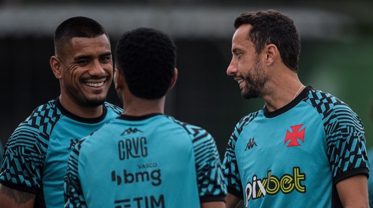 Foto: Thiago Ribeiro/AGIF - Léo Matos e Nenê eram dos mais experientes do elenco em 2022.