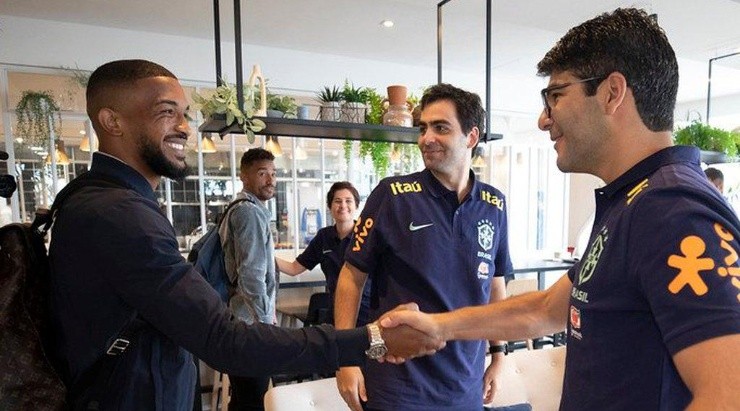 Foto: Lucas Figueiredo/CBF - Luís Vagner Vívian (direita) é a novidade no Grêmio.