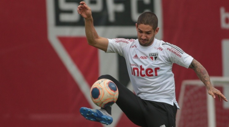 Foto: Marcello Zambrana/AGIF - O São Paulo foi o último time do atacante no futebol brasileiro