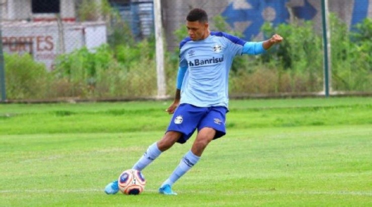 Rodrigo Fatturi / Grêmio / Divulgação - Diego Rosa: meia é cria da base do Grêmio
