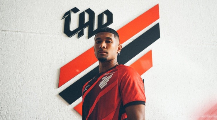 Foto: José Tramontin/athletico.com.br/Divulgação - Fernando: novo reforço do Athletico para 2023