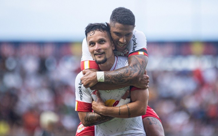 Diogo Reis/AGIF – Artur comemorando seu gol contra o Corinthians