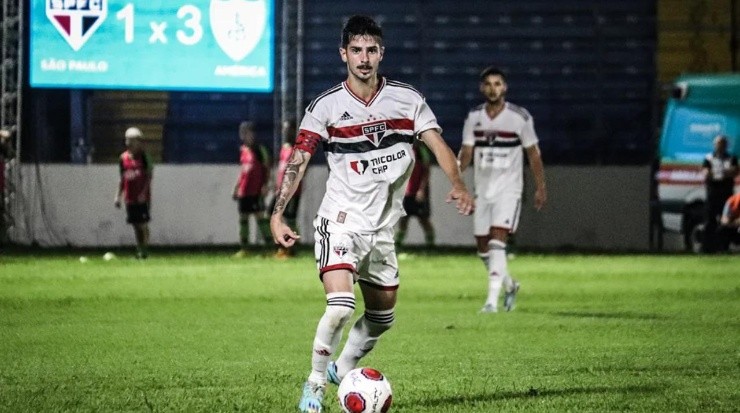 Foto: Matheus Dahsan/saopaulofc.net/Divulgação - Pedrinho: uma das grandes apostas da base do São Paulo