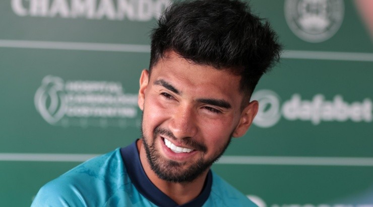 Foto: Robson Mafra/AGIF - Marcelino Moreno foi elogiado pela torcida do Coxa