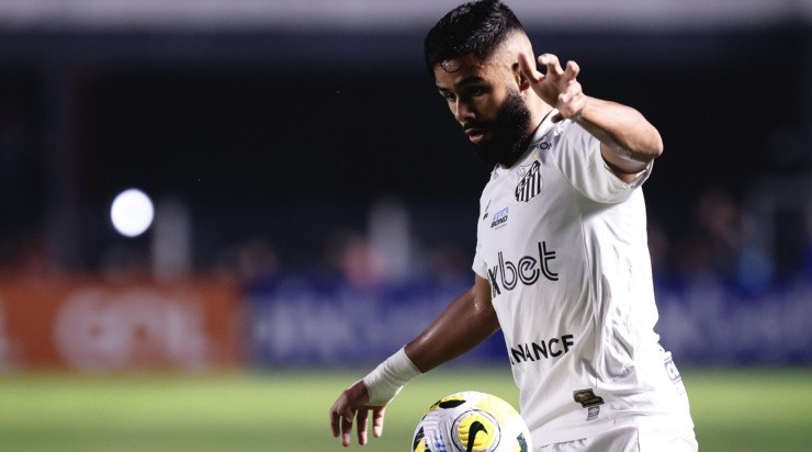 Foto: Ettore Chiereguini/AGIF - Felipe Jonatan: lateral entrou na mira do Inter