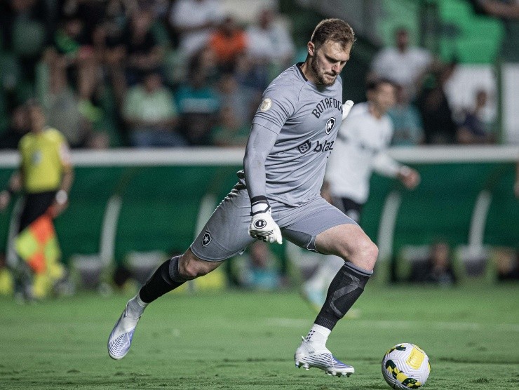 Heber Gomes/AGIF – Lucas Perri atuando pelo Botafogo