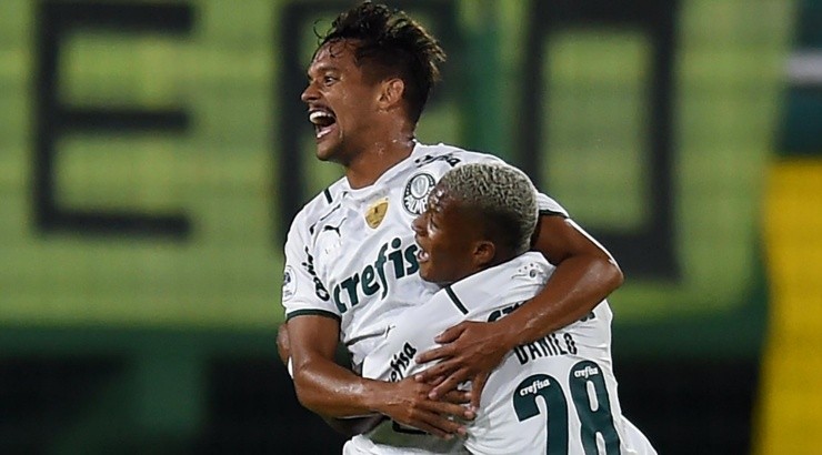 Foto: Marcelo Endelli/Getty Images - Danilo e Scarpa nos tempos de Verdão.