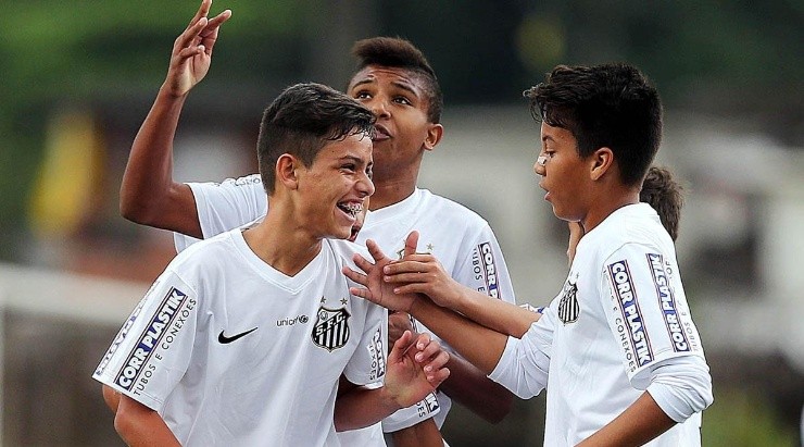 Foto: Pedro Ernesto Guerra Azevedo/Santos FC - Manson ao lado de Kaio Jorge, nos tempos de base.