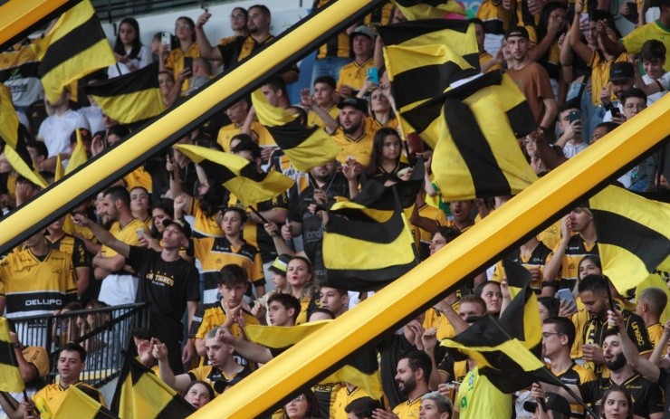 Lucas Sabino/AGIF – Torcida do Criciúma na estreia do Catarinense em 2023