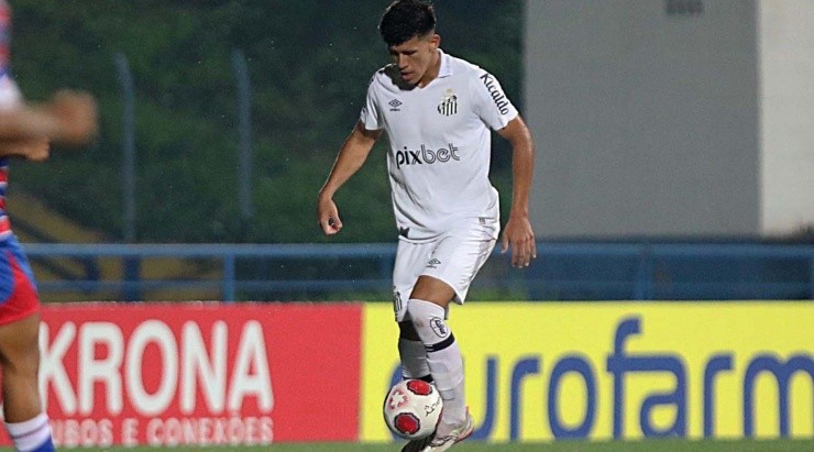 Foto - Pedro Ernesto Guerra Azevedo/Santos FC/Divulgação - Zabala: zagueiro espera ser promovido no Santos