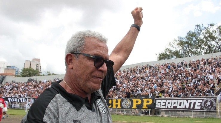 Foto: Diego Almeida/PontePress - Hélio comemorando a vitória anterior, contra o XV.