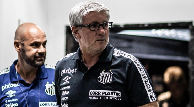 Foto: Raul Baretta / Santos FC / Divulgação - O treinador pediu para o time treinar no Canindé antes do jogo de sábado