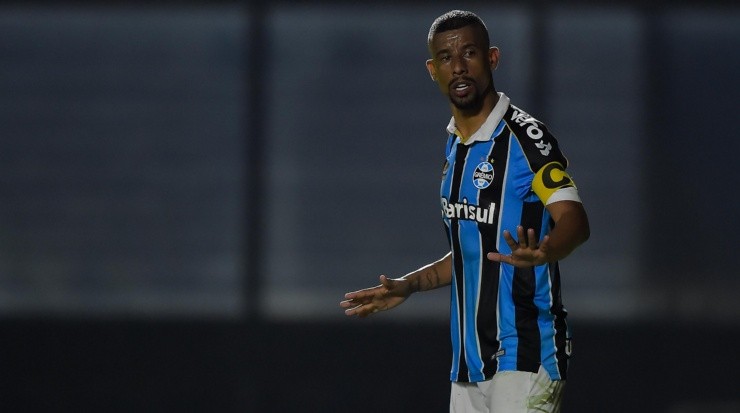 Foto: Thiago Ribeiro/AGIF - O ex-defensor expôs as dificuldades de atuar na Arena da Baixada