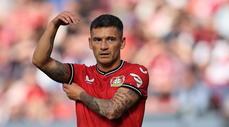 (Photo by Christof Koepsel/Getty Images) - Aránguiz vai se recuperando para voltar a jogar.