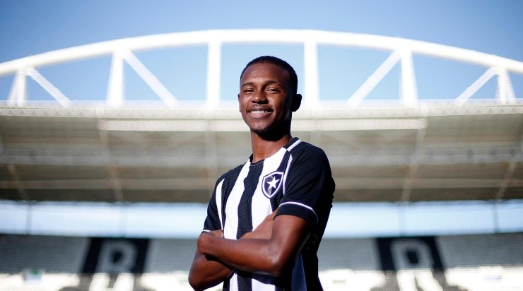 Torcida do Botafogo se iritou com John Textor após o empresário ter vendido Jeffinho. Foto: Vitor Souza/ Botafogo