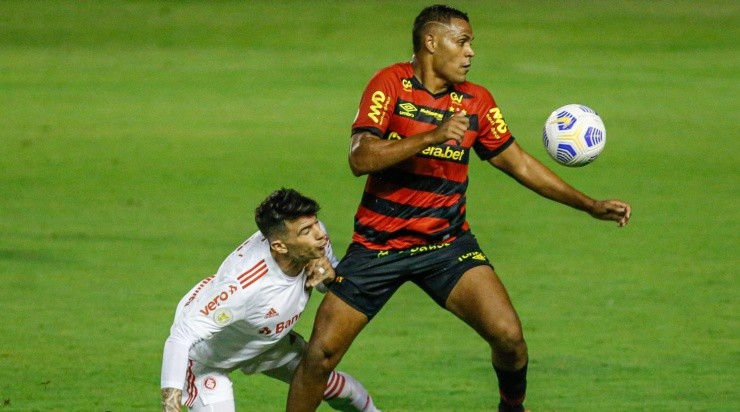 Paulo Paiva/AGIF o Mikael em ação pelo Sport. 