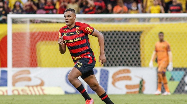 Foto: Paulo Paiva/AGIF - Mikael nos tempos de Sport na Série A.