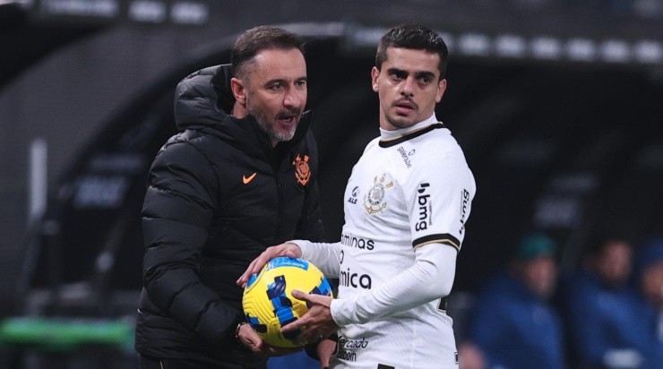 Foto: Ettore Chiereguini/AGIF - Fagner caiu de rendimento com Vítor Pereira.