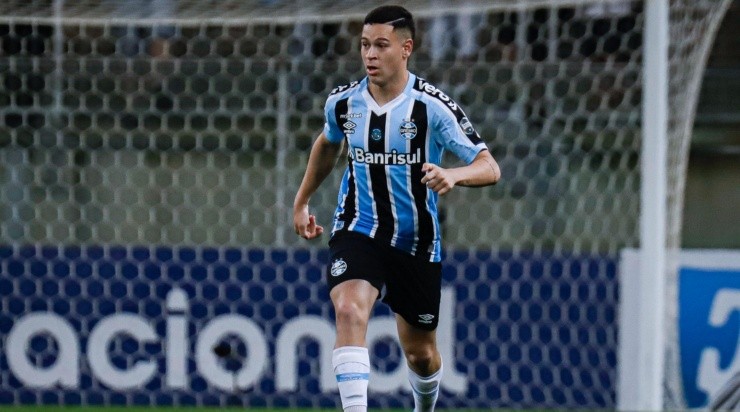 Foto: Maxi Franzoi/AGIF - Natã: zagueiro perdeu espaço no Grêmio