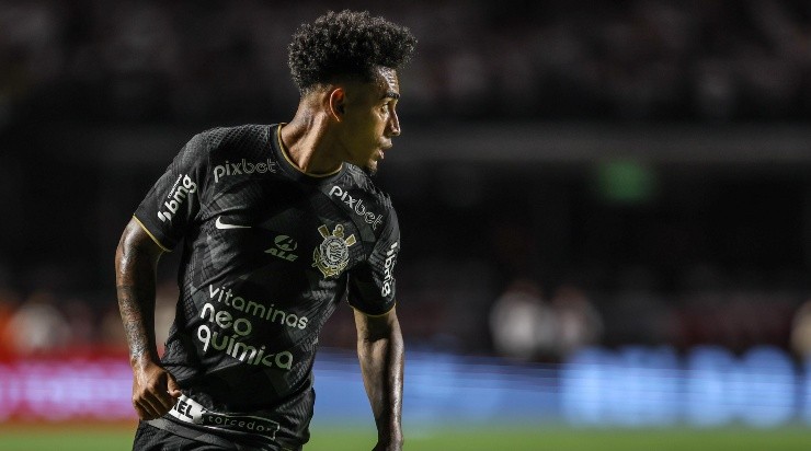 Foto: Marcello Zambrana/AGIF - Du Queiroz está perto de completar 100 jogos com a camisa do Corinthians