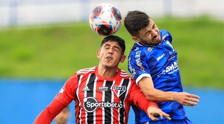 Foto: Marcello Zambrana/AGIF - Torcedores chamaram Alan Franco de “inocente”