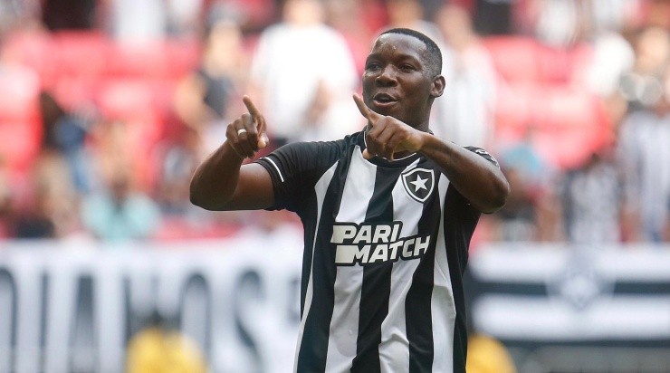 Calçade não poupou críticas a Patrick de Paula. Foto: Vitor Silva/ Botafogo