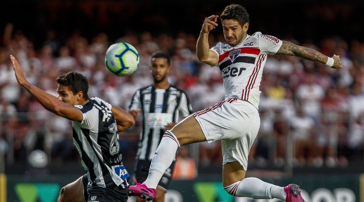(Photo by Miguel Schincariol/Getty Images) - Passagem mais recente de Pato pelo Brasil foi jogando no São Paulo.