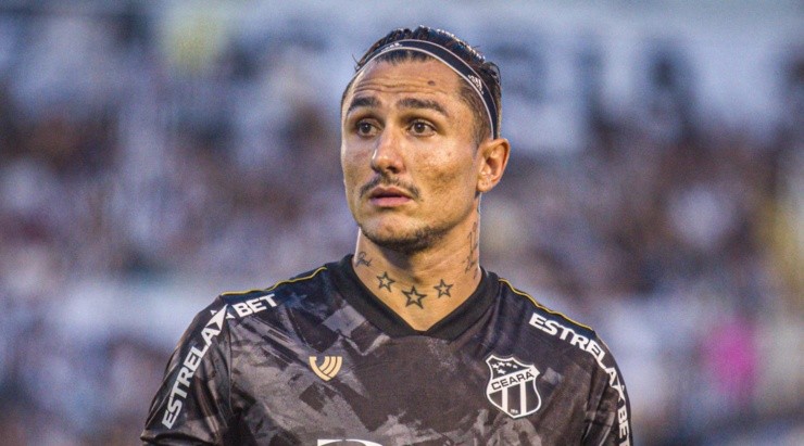 Foto: Lucas Emanuel/AGIF - Vina: pedido por Renato no Grêmio Foto: Lucas Emanuel/AGIF - Vina: pedido por Renato no Grêmio