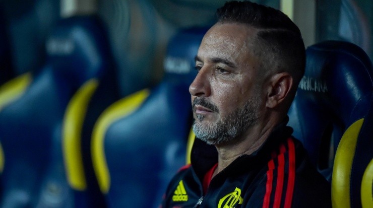 Foto: Thiago Ribeiro/AGIF  - Vítor Pereira foi citado por Cicinho