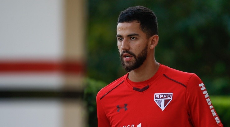 Foto: Marcello Zambrana/AGIF - Renan Ribeiro nunca se firmou como titular incontestável na carreira.