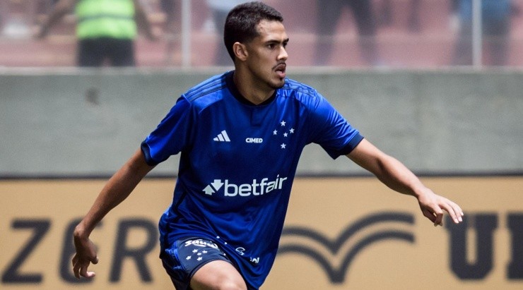 Foto: Gustavo Aleixo/Cruzeiro/Divulgação - O zagueiro é um dos remanescentes de 2022 Foto: Gustavo Aleixo/Cruzeiro/Divulgação - O zagueiro é um dos remanescentes de 2022