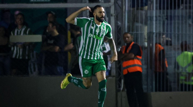 Foto: Maxi Franzoi/AGIF - Rodrigo Rodrigues: destaque com a camisa do Juventude