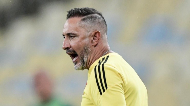 Foto: Thiago Ribeiro/AGIF - Treinador está pressionado no cargo com apenas 2 meses de Flamengo.