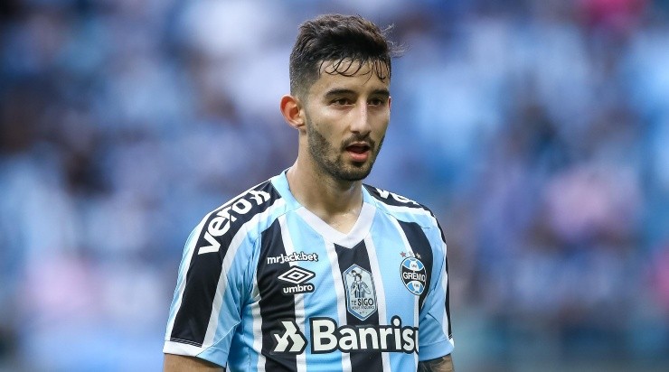 Foto: Pedro H. Tesch/AGIF - Torcida quer mais oportunidades para Villasanti.