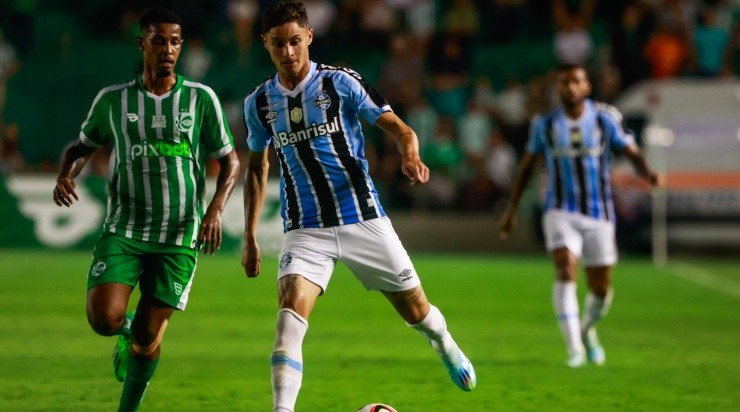 Foto: Luiz Erbes/AGIF - O lateral vem ganhando oportunidades no Imortal