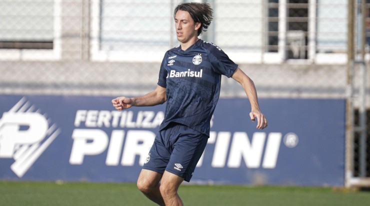 Foto: Maxi Franzoi/AGIF - Geromel: próximo de voltar aos treinamentos Foto: Maxi Franzoi/AGIF - Geromel: próximo de voltar aos treinamentos