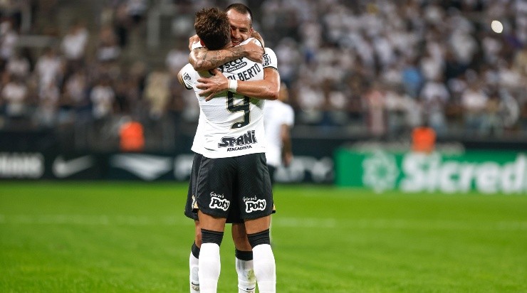 Foto: Marcello Zambrana/AGIF - Renato Augusto e Yuri Alberto: dupla deve atuar no final de semana