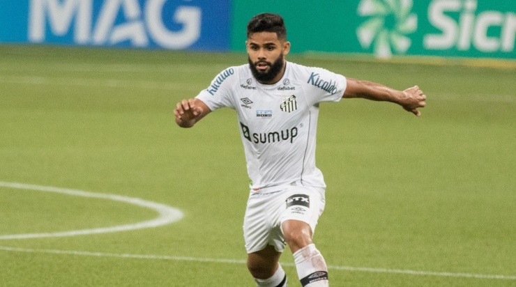 Foto: Robson Mafra/AGIF - Felipe está no Santos desde 2019.